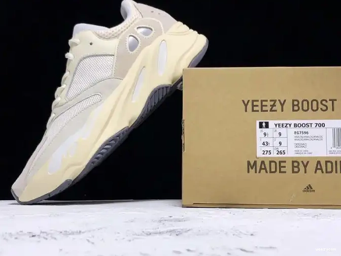 Yeezy Adidas Boost Analog EG7596 700 0605